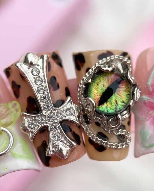 Jungle Glam Duck Claws