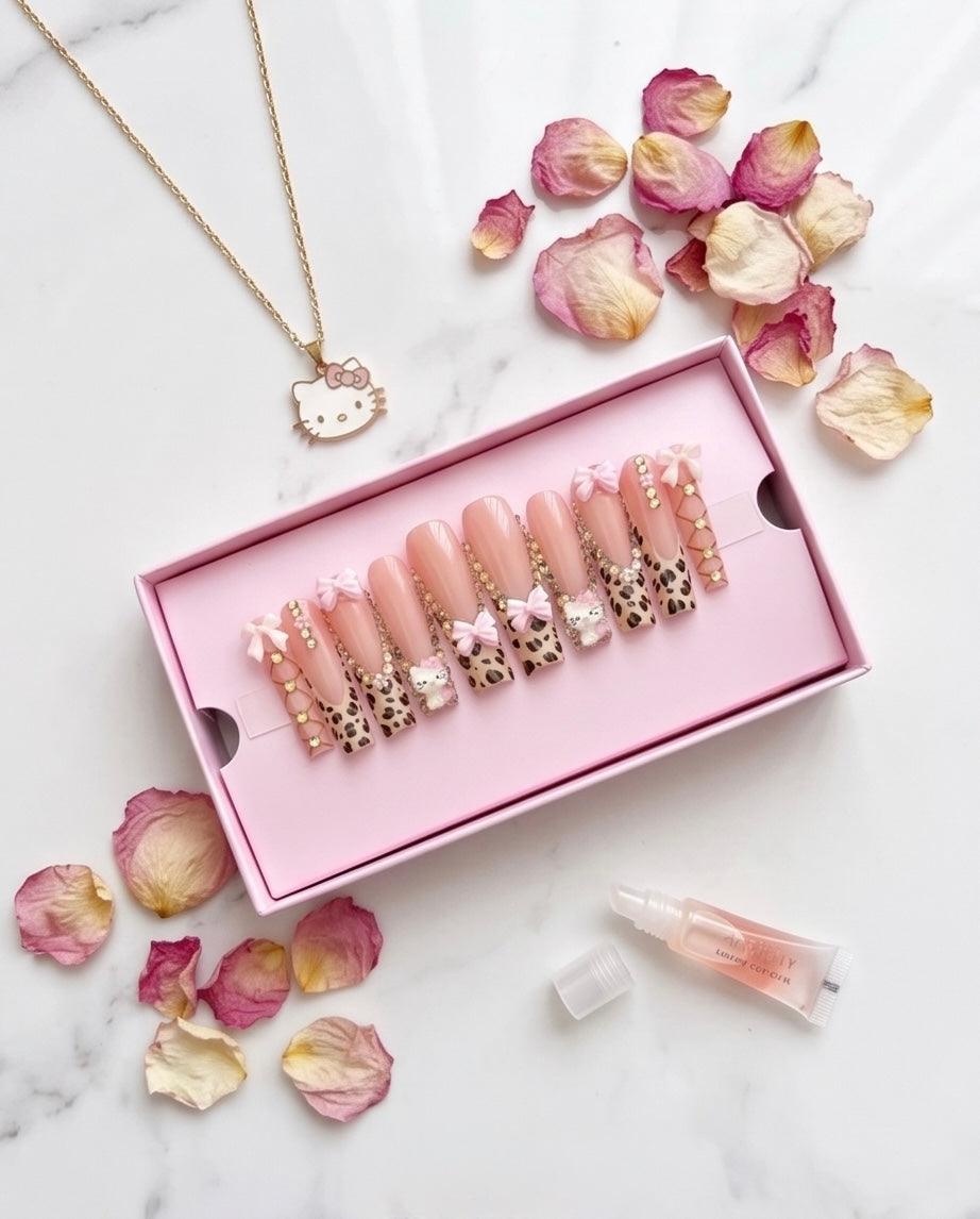 Kitty Bow-tique Claws